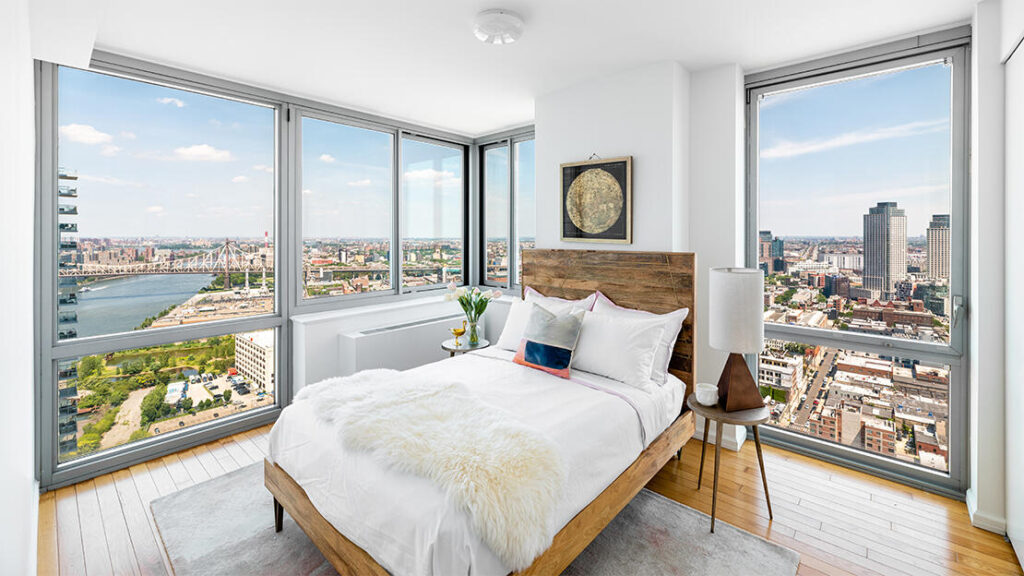 Corner 2-bedroom with balcony in Long Island City