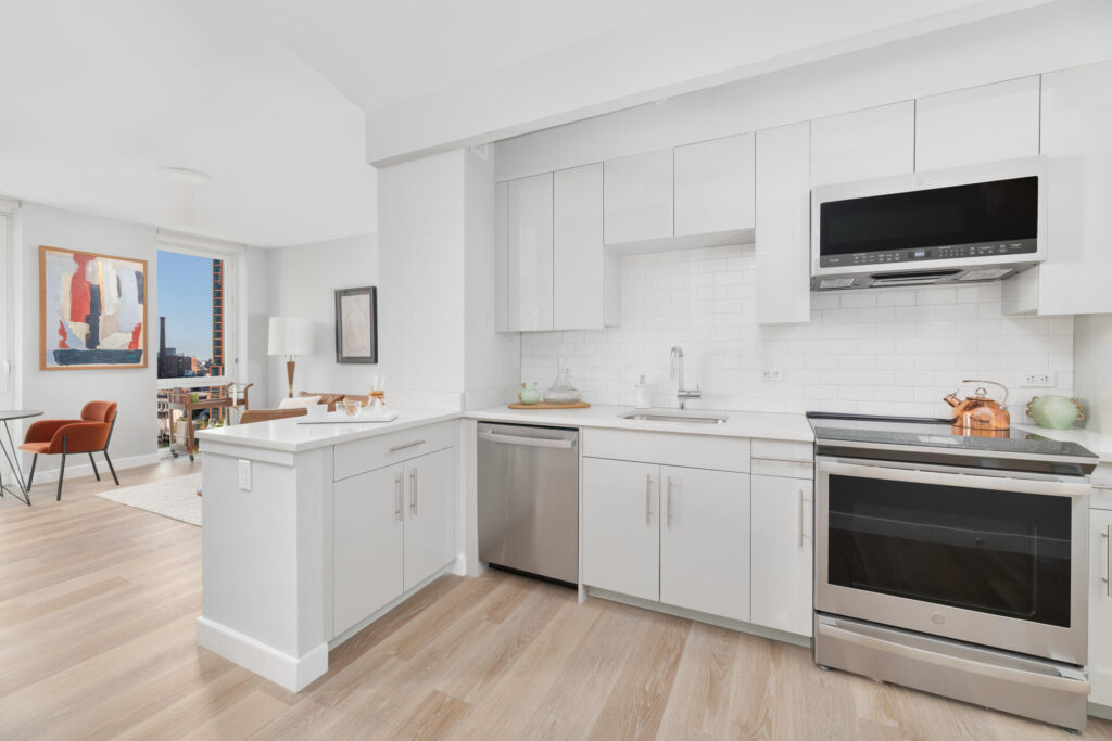 Studio with washer/dryer in Hunter’s Point South