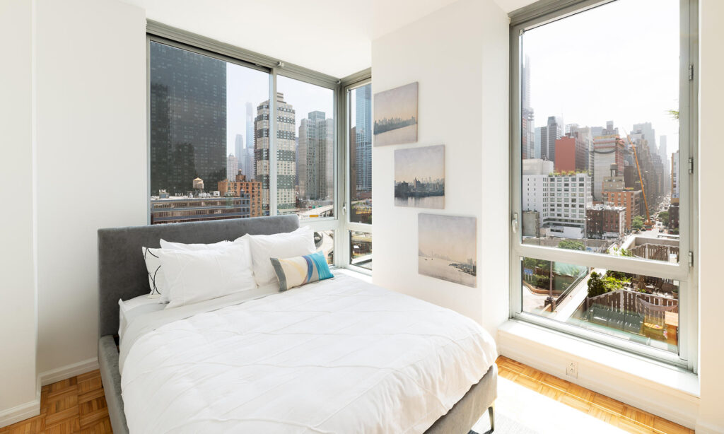 Studio with floor-to-ceiling windows in Hudson Yards