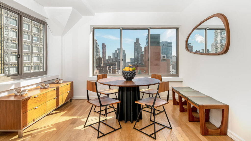 Penthouse 1-bedroom with private terrace in Upper East Side