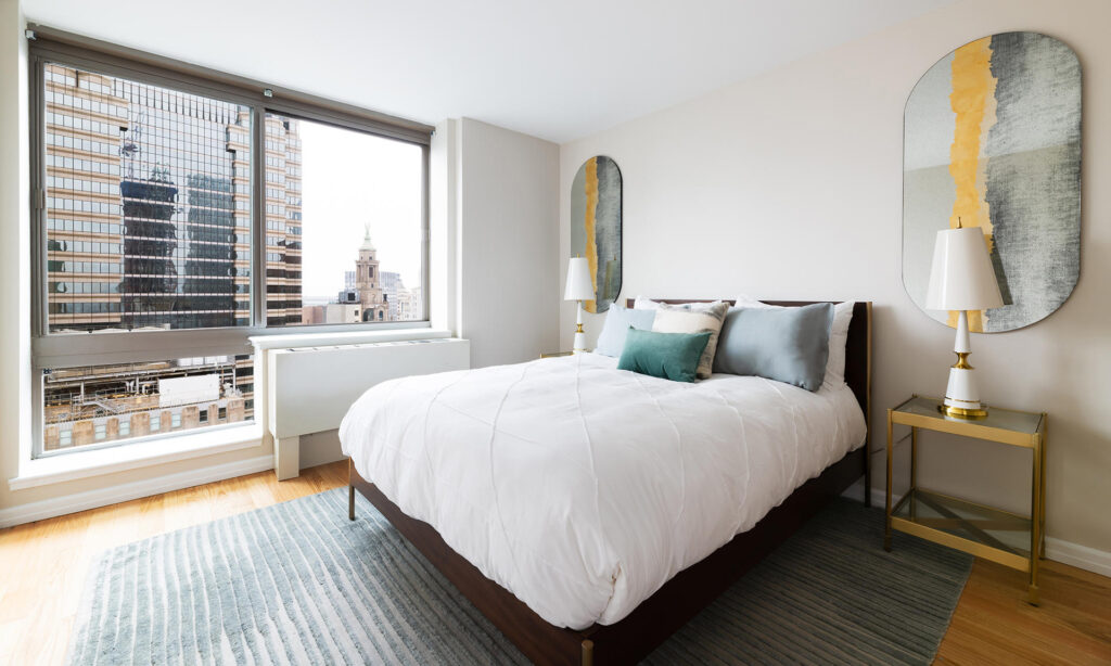 3-bedroom with floor-to-ceiling windows in Financial District