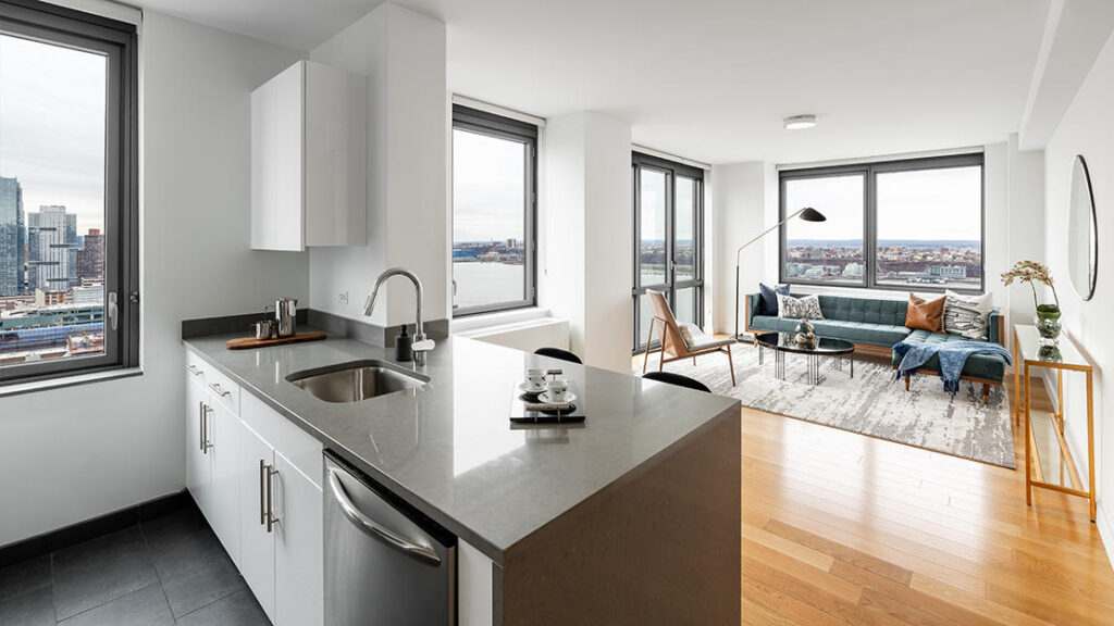1-bedroom with washer/dryer in Midtown West