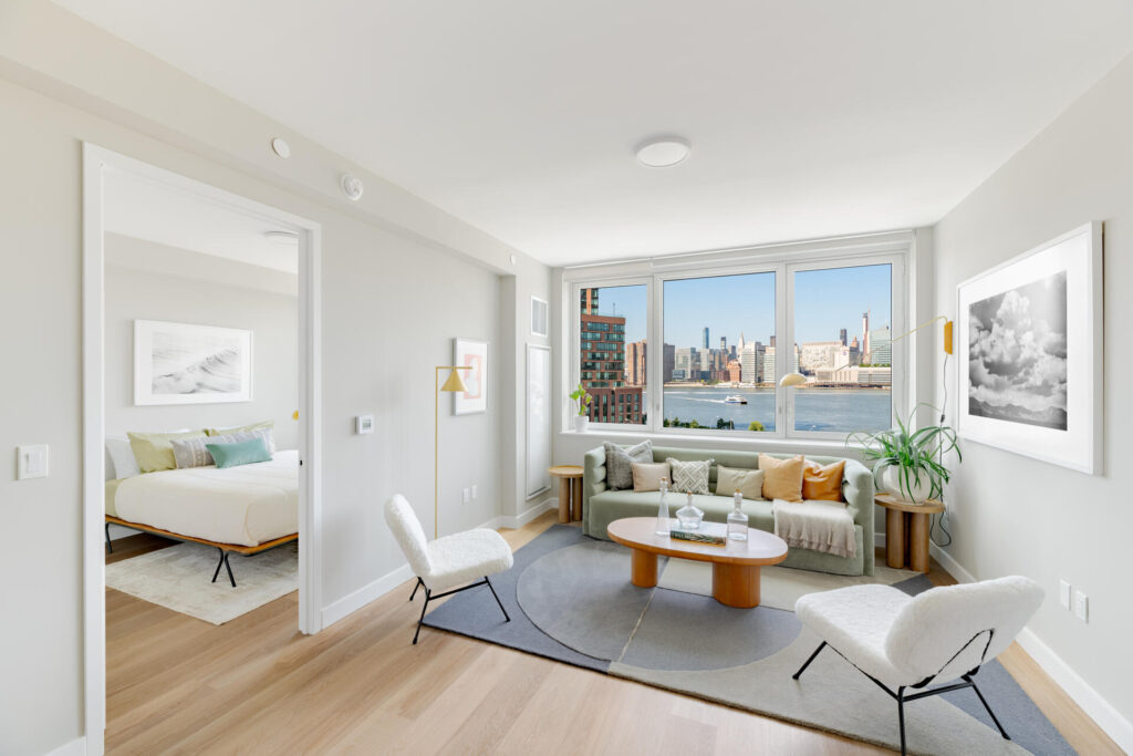 2-bedroom with washer/dryer in Hunter’s Point South
