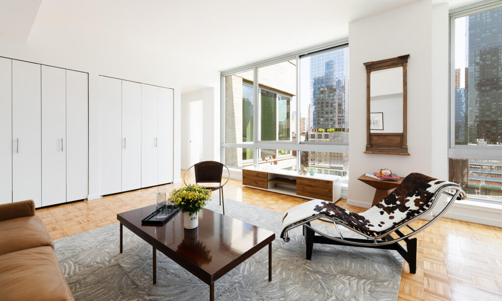 Studio with floor-to-ceiling windows in Hudson Yards