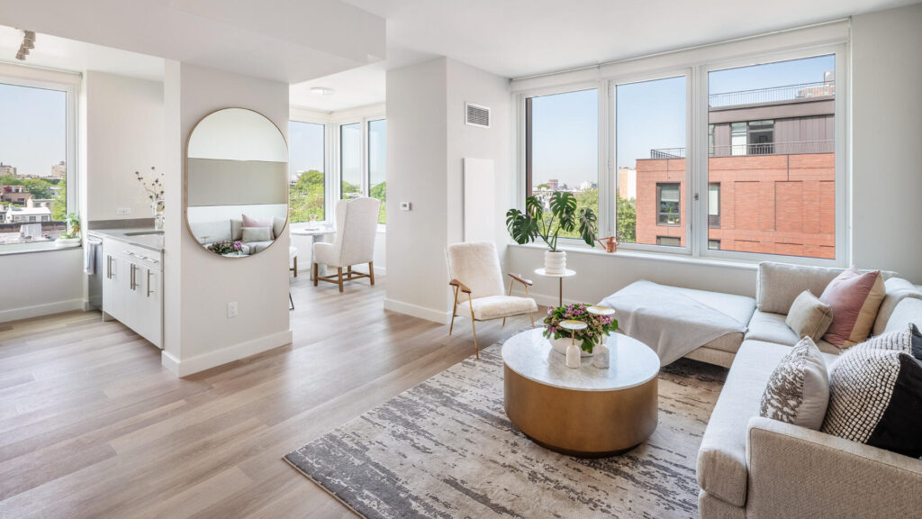 Studio with washer/dryer in Prospect Heights